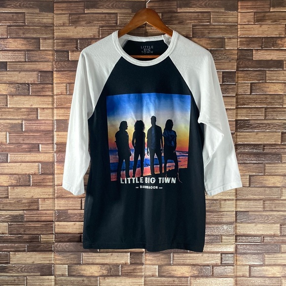 EUC Womens Medium Little Big Town The Bandwagon Tour Tee Medium - Picture 1 of 8